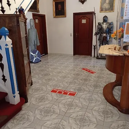 Sonnenberg Schloesschen Браунлаге
